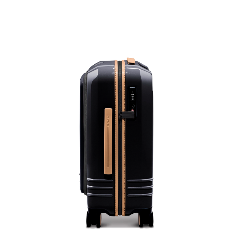 The Roam racing stripe trim and zipper give you a unique symbol of elegance and provides a distinctive signature look.