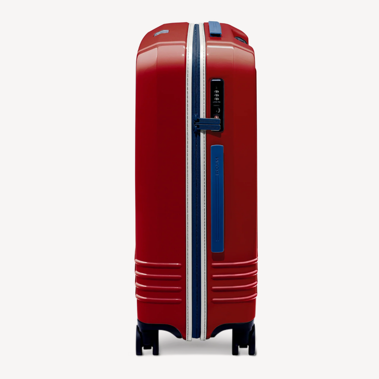 Americana Large Check-In Expandable