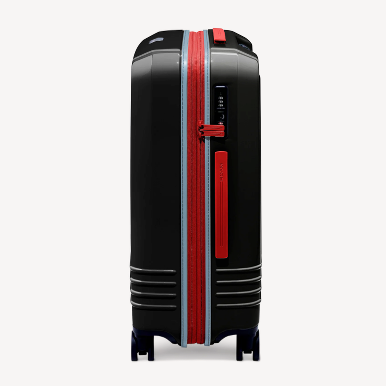 Americana Large Check-In Expandable