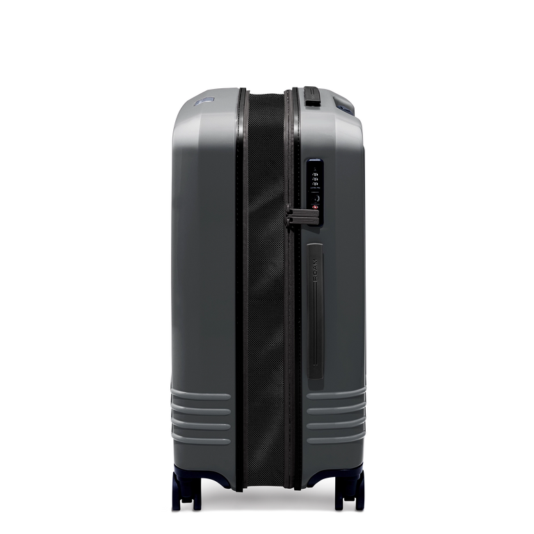 Expandable feature provides up to 34% more packing capacity – pack more for an extended stay.