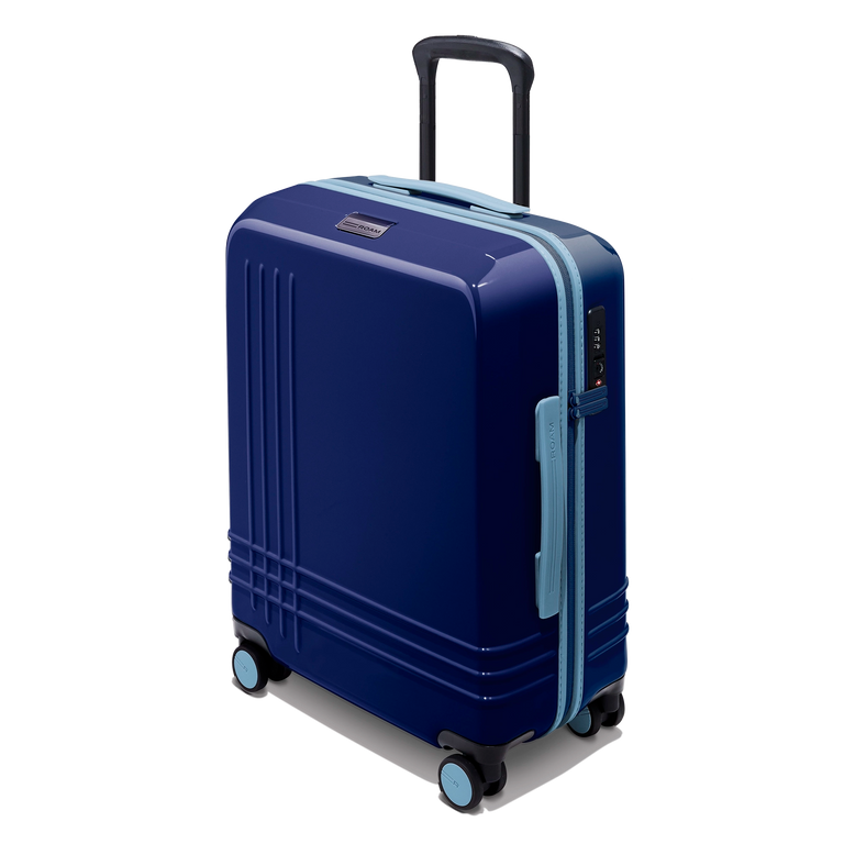 Roam cases are made with 50% recycled, ultra-lightweight polycarbonate to optimize strength and resilience.